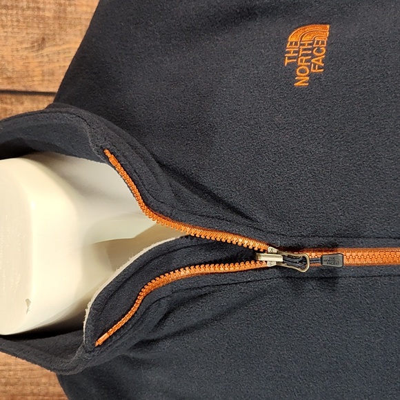 Northface Mens Lightweight Fleece Zip Up Jacket - Picture 2 of 10